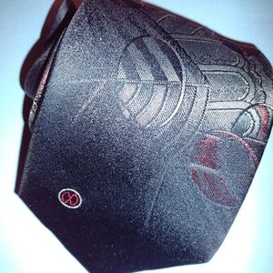 Halston abstract design men's necktie